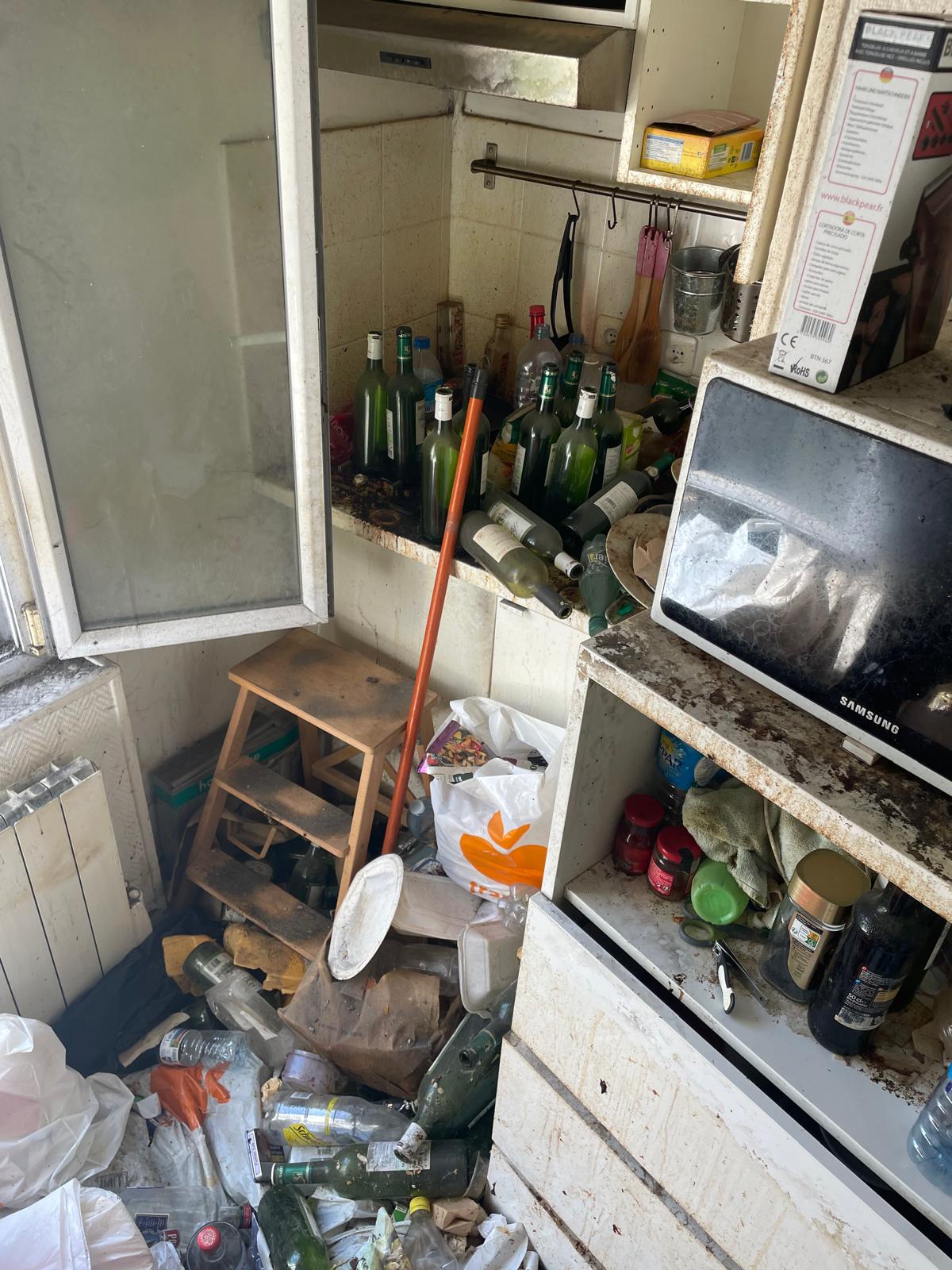 Que faire si une personne atteinte du syndrome de Diogène refuse absolument qu’on jette des déchets dangereux ? IMG 20250701 WA0004