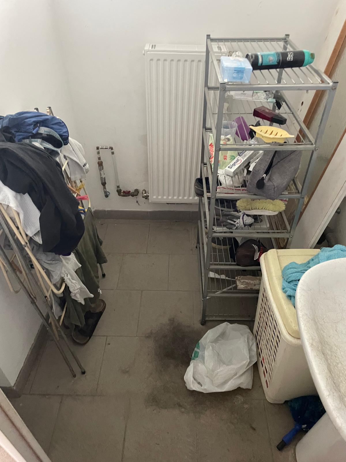Comment se déroule la remise en état d’une salle de bain inutilisable depuis des années avec SOS DC à Tourcoing et ses environs IMG 20250731 WA0012